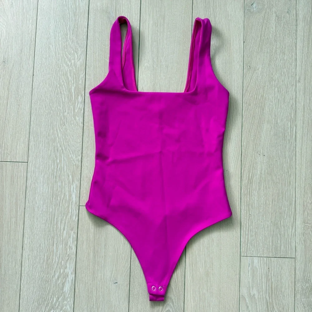 Good American Modern Scuba Tank Bodysuit in Fuchsia Pink Women’s Size 2 - Picture 2 of 11